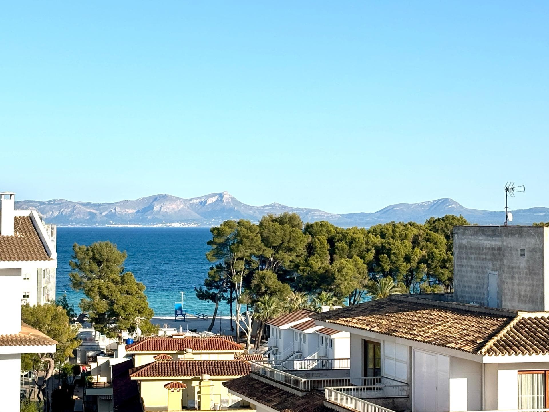 Penthouse with Sea Views and Large Terrace 200 m from Alcudia Beach – Location, Light and Huge Potential
