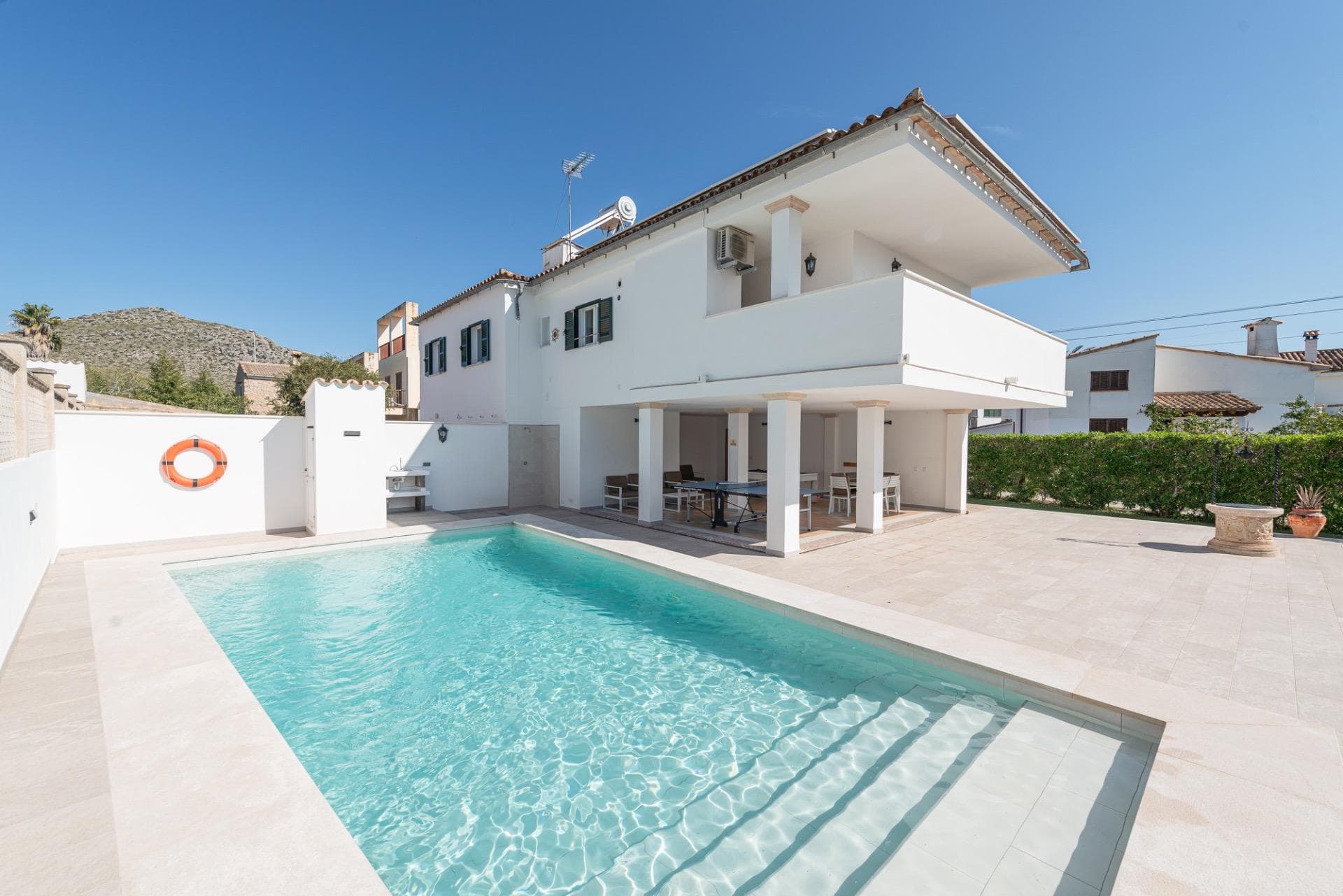 Exclusiva villa independiente con licencia vacacional (ETV) en Port de Pollença – Lujo, rentabilidad y estilo de vida mediterráneo