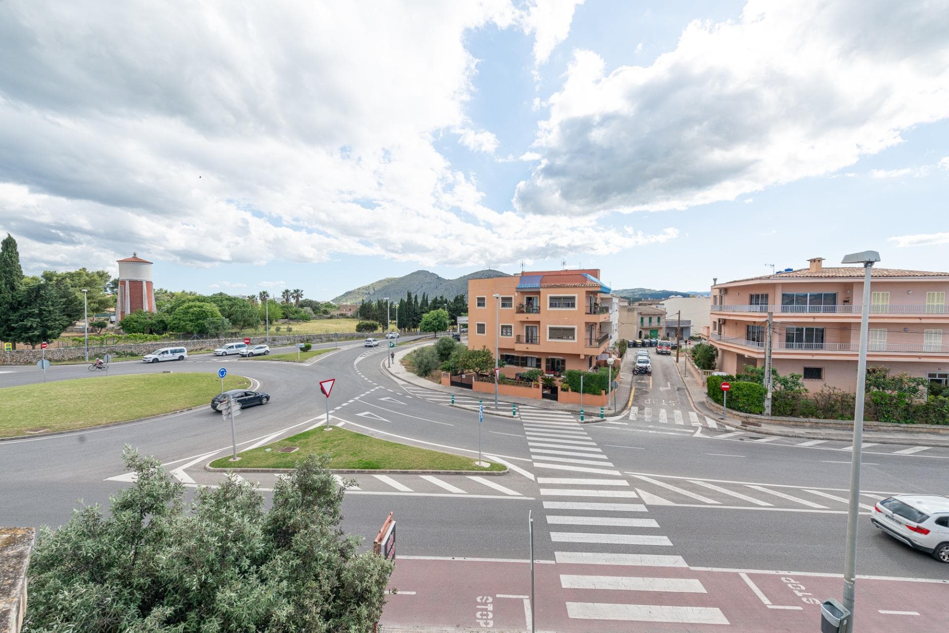 Exclusiva vivienda Independiente en Alcudia - Amplitud, Potencial y  Múltiples  Posibilidades  en una de las zonas mas demandadas  del Norte de Mallorca  .