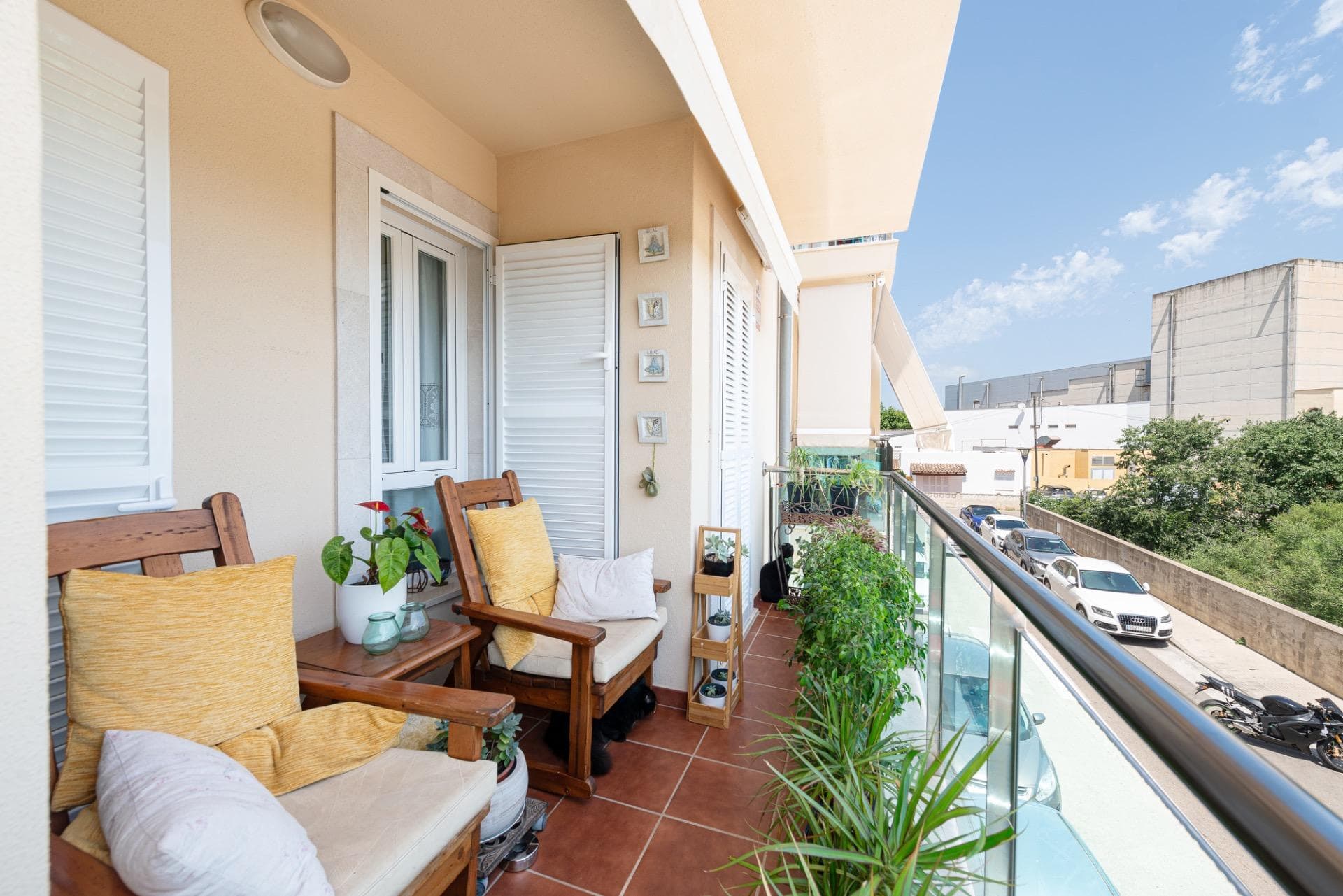 Amplio  apartamento con balcón en la ciudad de Alcudia.