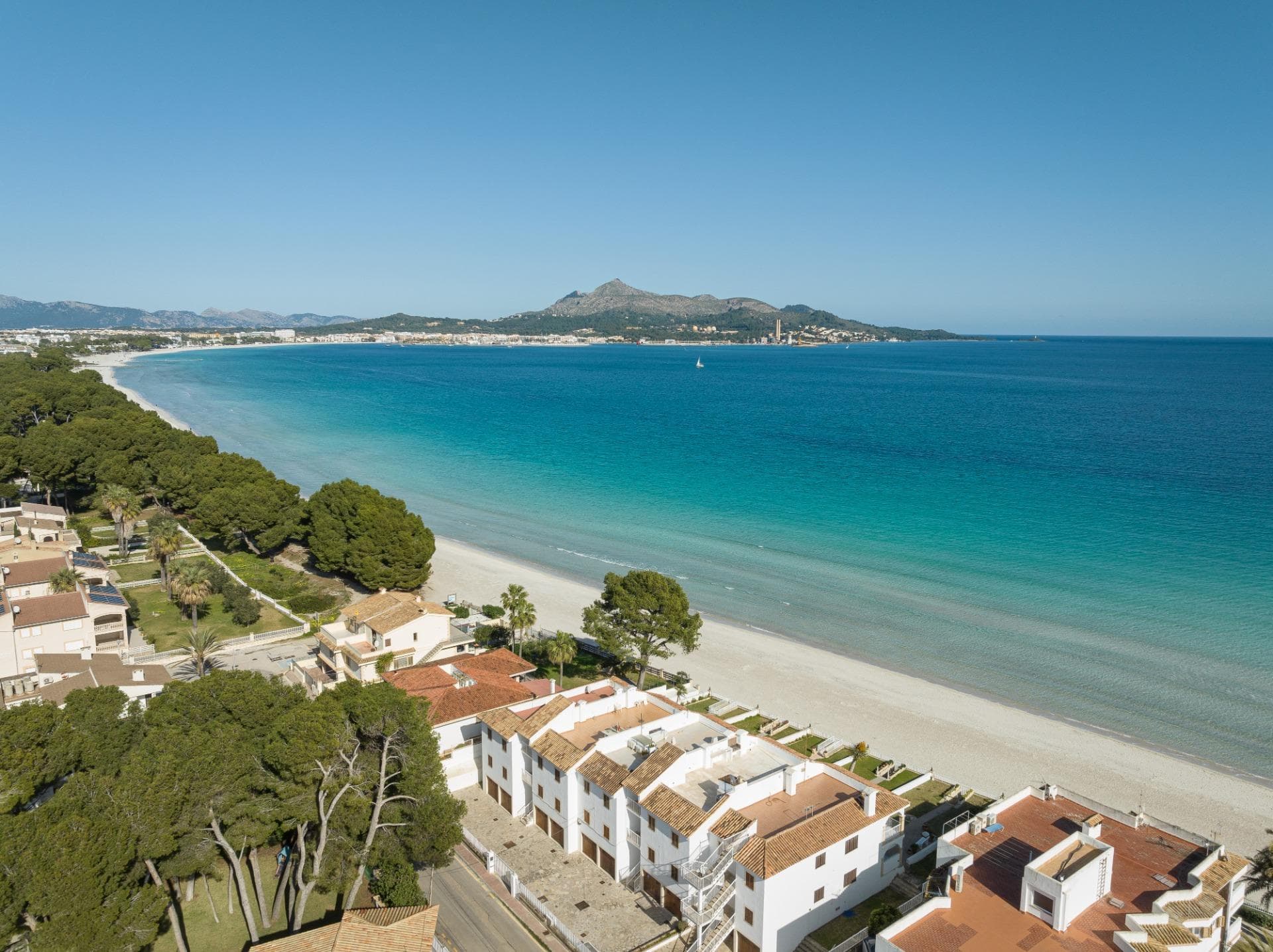 Penthouse with sea views, 3 bedrooms and private garage between Alcudia and Playa de Muro
