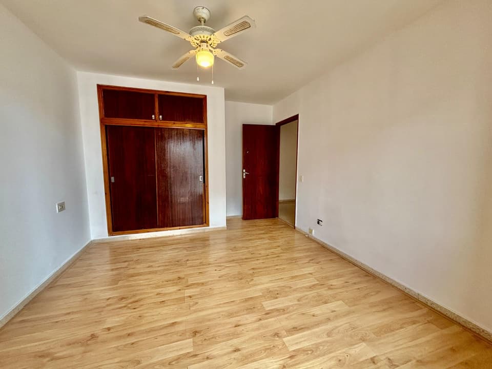 Apartamento luminoso y semi reformado de 4 dormitorios en el corazón de Port d’Alcúdia